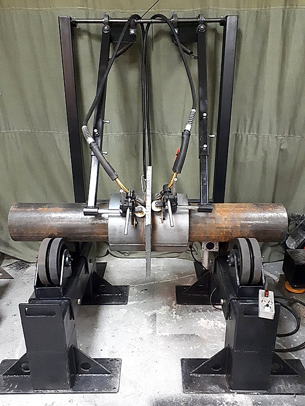 Установка для сварки кольцевых швов с механической системой слежения