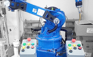 Пульт оператора и однолучевые световые барьеры для РТК Yaskawa Motoman