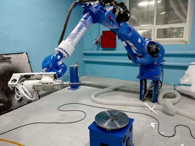 6-ти осевой промышленный робот и поворотный стол - 7-я ось