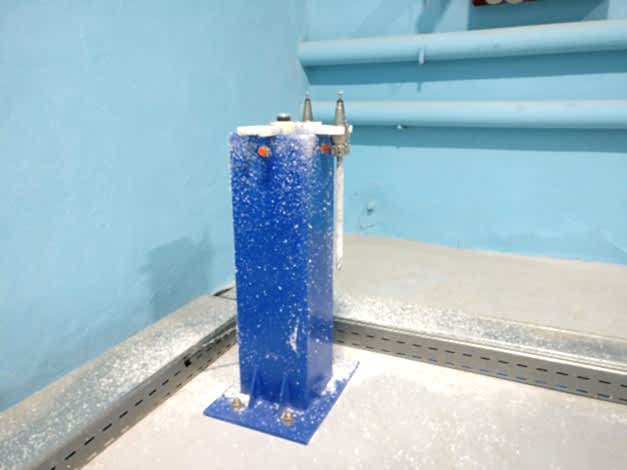 Магазин сменного инструмента с датчиком калибровки длины инструмента