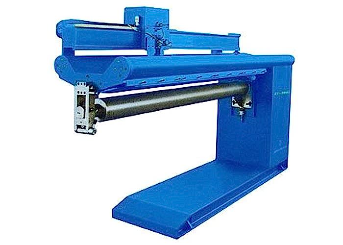 Установка для сварки продольных швов с нижней загрузкой обечайки